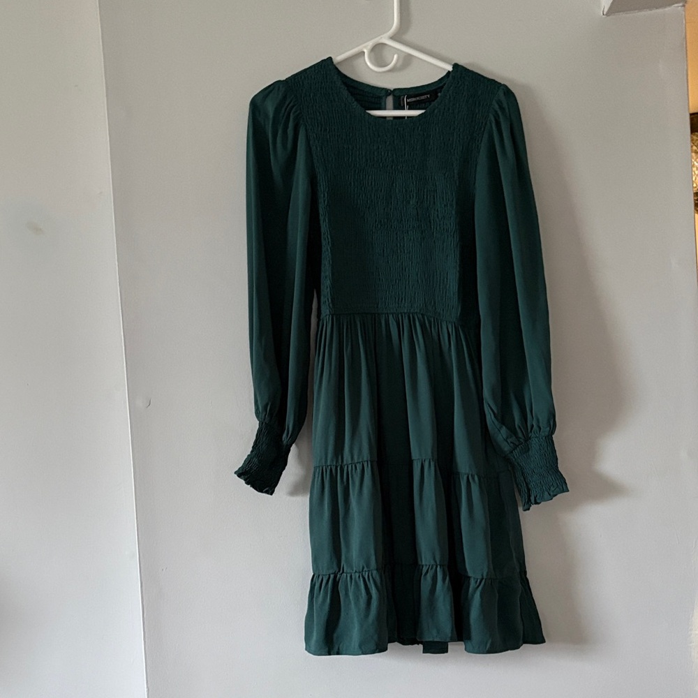 Elegant Green Long Sleeve Dress NWT
